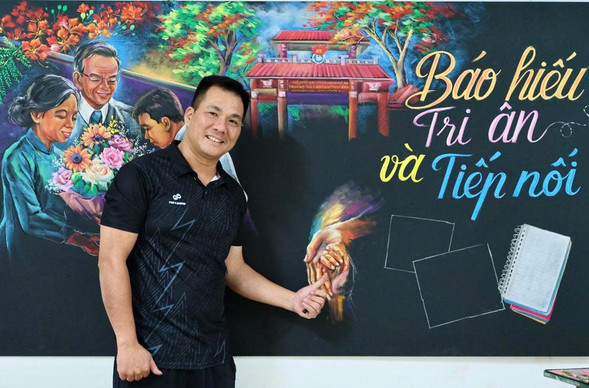 Người vẽ lại 25 năm ký ức bằng phấn màu